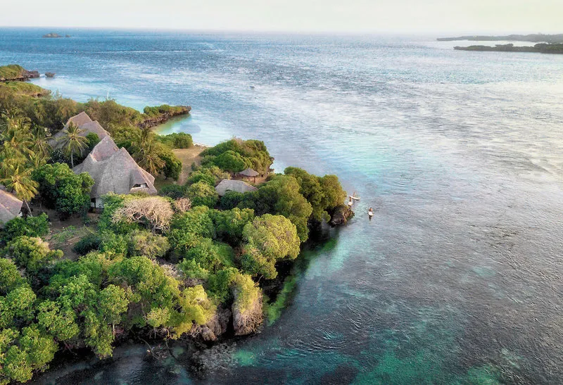 Zračni posnetek Temple Point Watamu ob zalivu Mida Creek